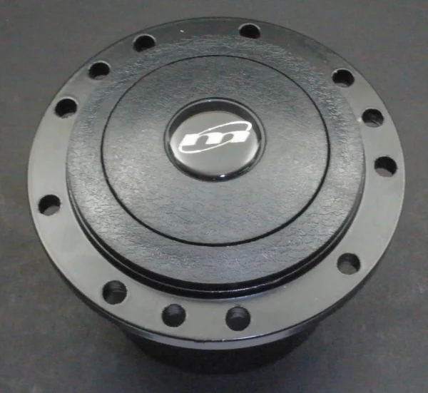 STEERING WHEEL BOSS - BLACK - V3 NOT MPI